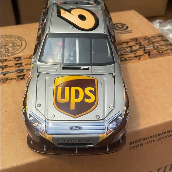 UPS Freight Racing Car Model - Picture 2 of 11